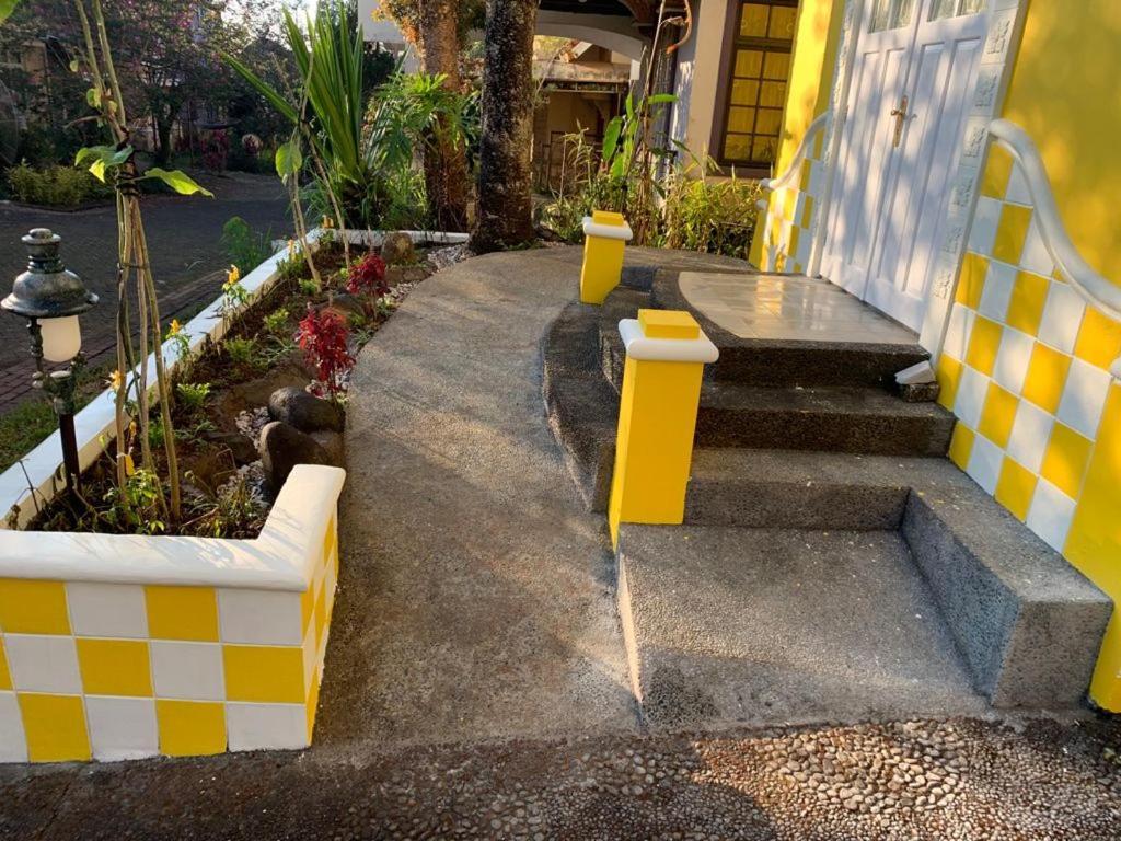 Villa Wubao Kota Bunga 3 Kamar Harga Budget Cinengangirang 外观 照片